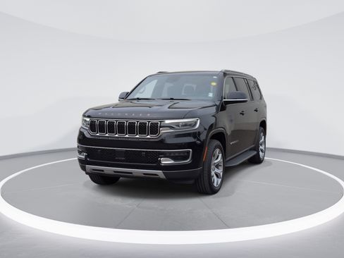 Used 2022 Jeep Wagoneer Series II AWD/4WD image 3