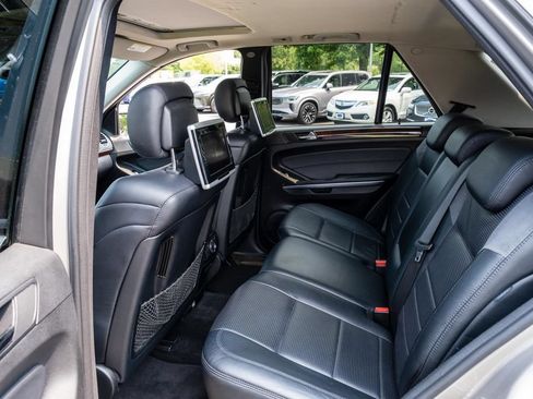 Used 2009 Mercedes-Benz ML 63 AMG 4MATIC image 29