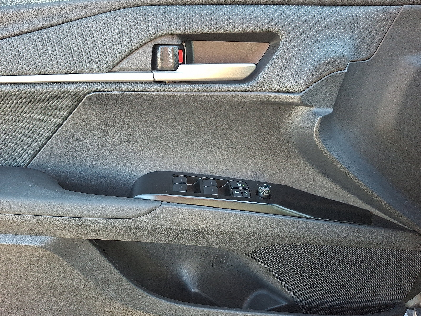 Certified 2025 Toyota Camry SE AWD/4WD image 13