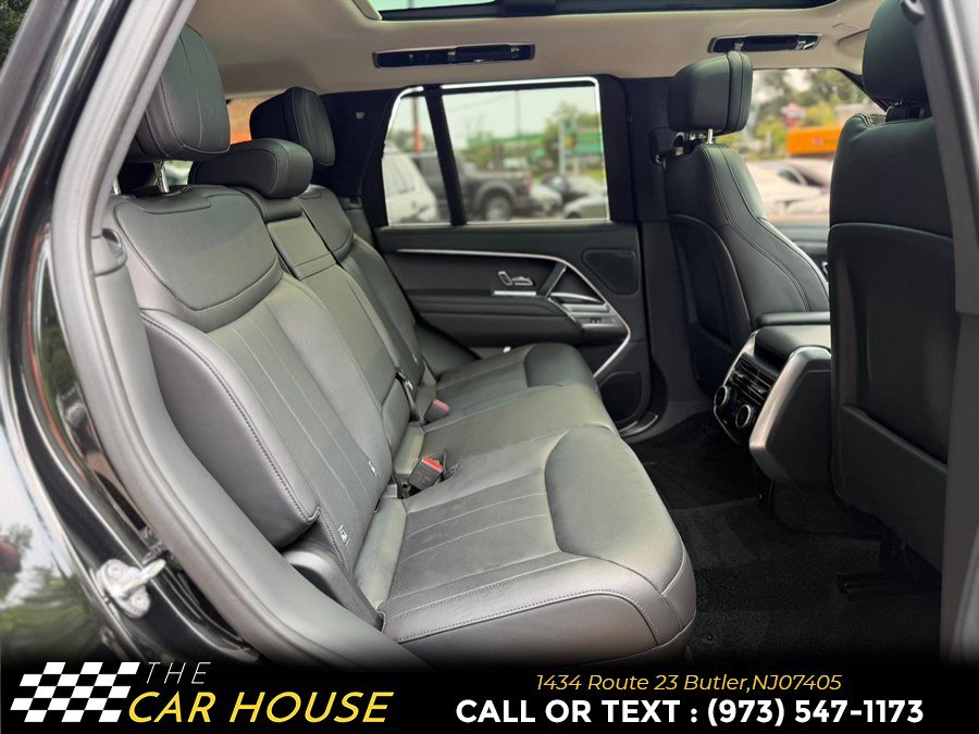 Used 2025 Land Rover Range Rover SE AWD/4WD image 23
