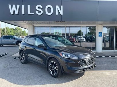 Used 2021 Ford Escape SE w/ SE Sport Appearance Package