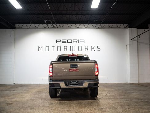 Used 2016 GMC Canyon SLT w/ Driver Alert Package AWD/4WD image 9