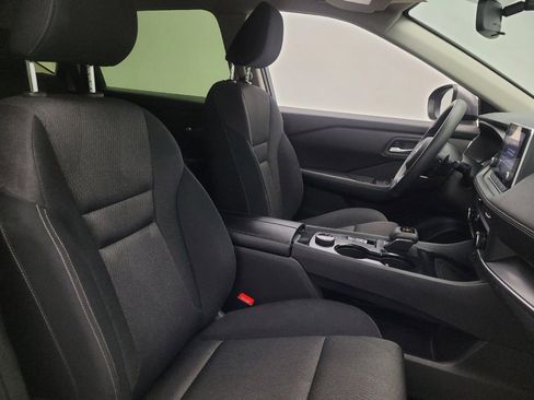 Used 2024 Nissan Rogue SV image 21