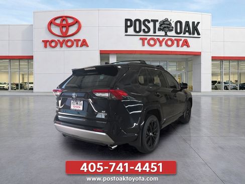 Used 2023 Toyota RAV4 SE AWD/4WD image 5