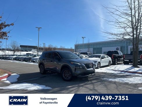 Used 2023 Nissan Rogue S image 1