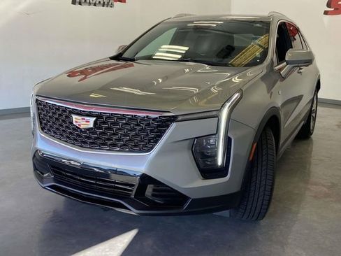 Used 2025 Cadillac XT4 Premium Luxury image 7