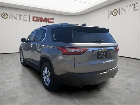 Used 2018 Chevrolet Traverse LT FWD image 4