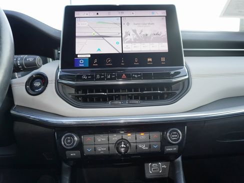 Used 2022 Jeep Compass Limited w/ Elite Group image 19