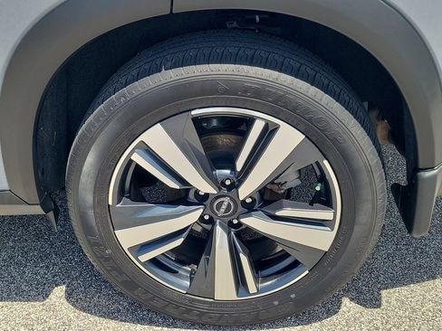 Used 2023 Nissan Rogue Platinum w/ Platinum Premium Package FWD image 8