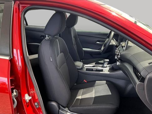 Certified 2024 Nissan Sentra SV FWD image 9