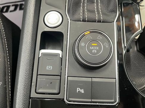 Certified 2022 Volkswagen Atlas SE w/ Panoramic Sunroof Package image 15