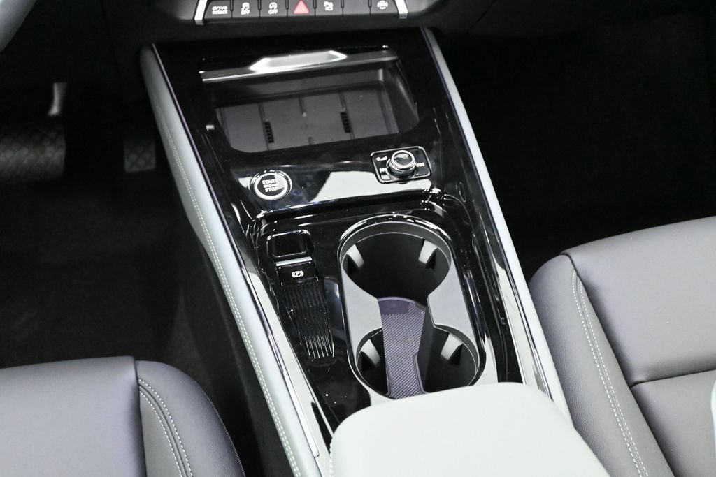 New 2026 Audi Q3 quattro 2.0T AWD/4WD image 17