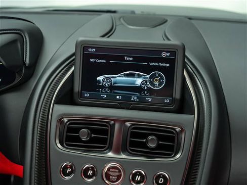 Used 2023 Aston Martin DBS Coupe image 30