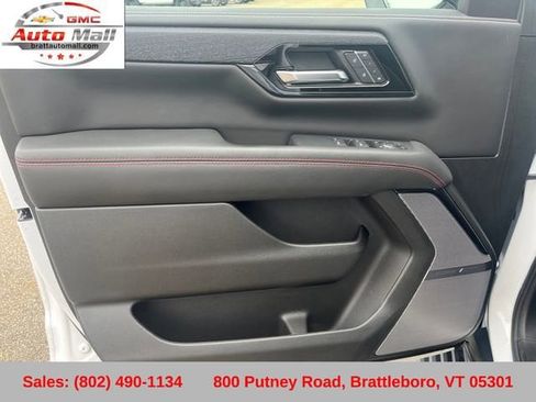 Used 2025 GMC Yukon AT4 Ultimate AWD/4WD image 11