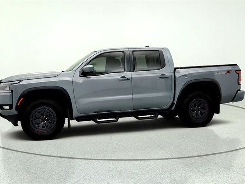 Used 2025 Nissan Frontier Pro-X RWD image 9