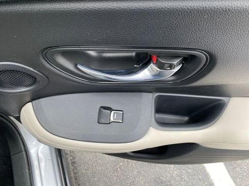 Used 2024 Honda HR-V EX-L image 14