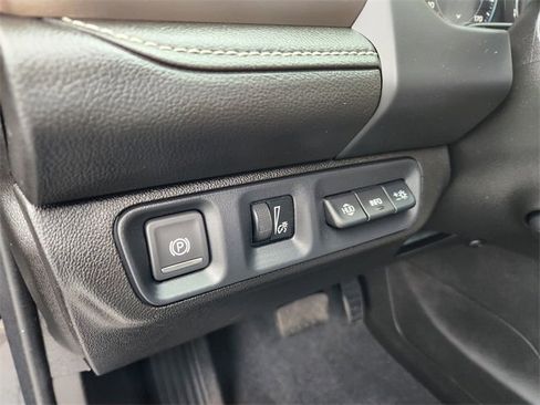 Used 2023 GMC Acadia Denali w/ Black Diamond Edition image 21