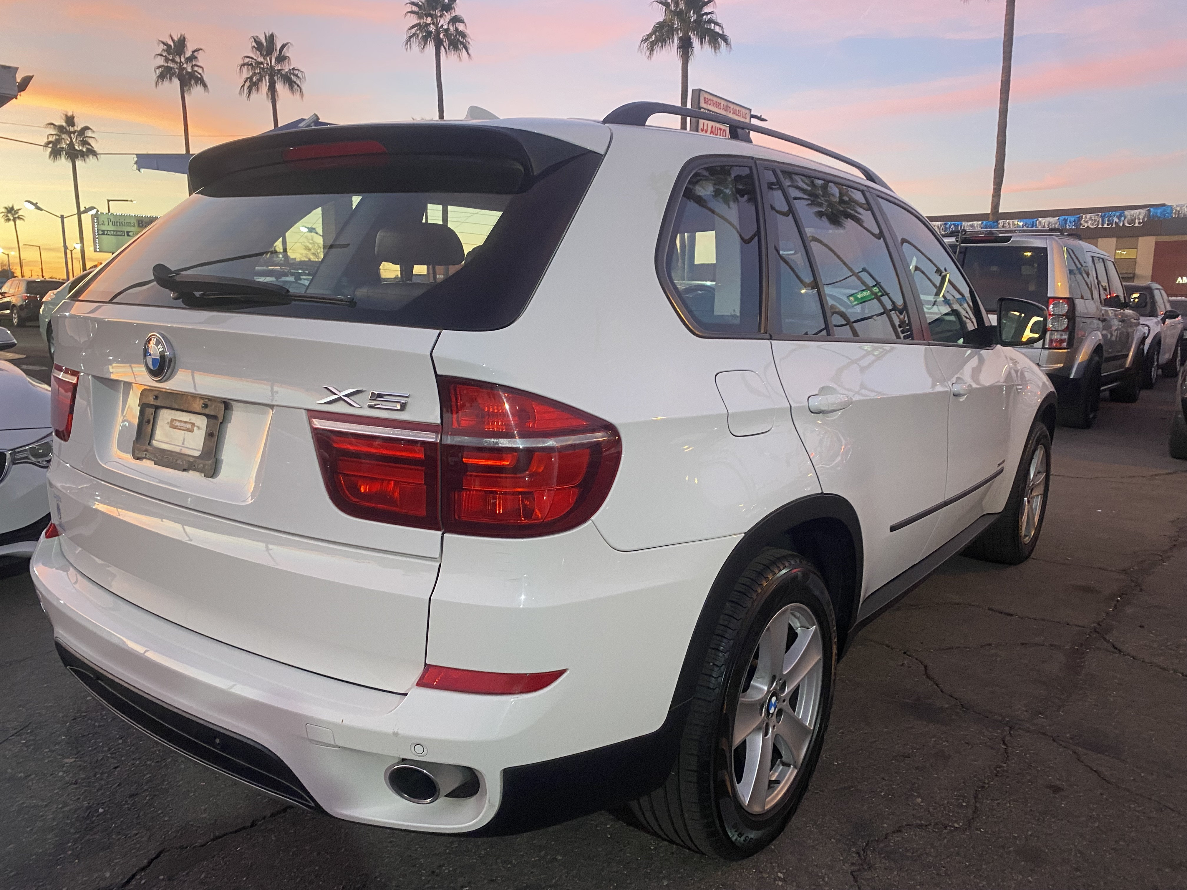 Used 2012 BMW X5 xDrive35i w/ Convenience Pkg AWD/4WD image 3