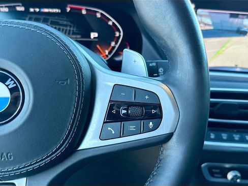 Used 2020 BMW X7 M50i image 41