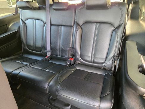 Used 2023 Jeep Wagoneer L Series II AWD/4WD image 13