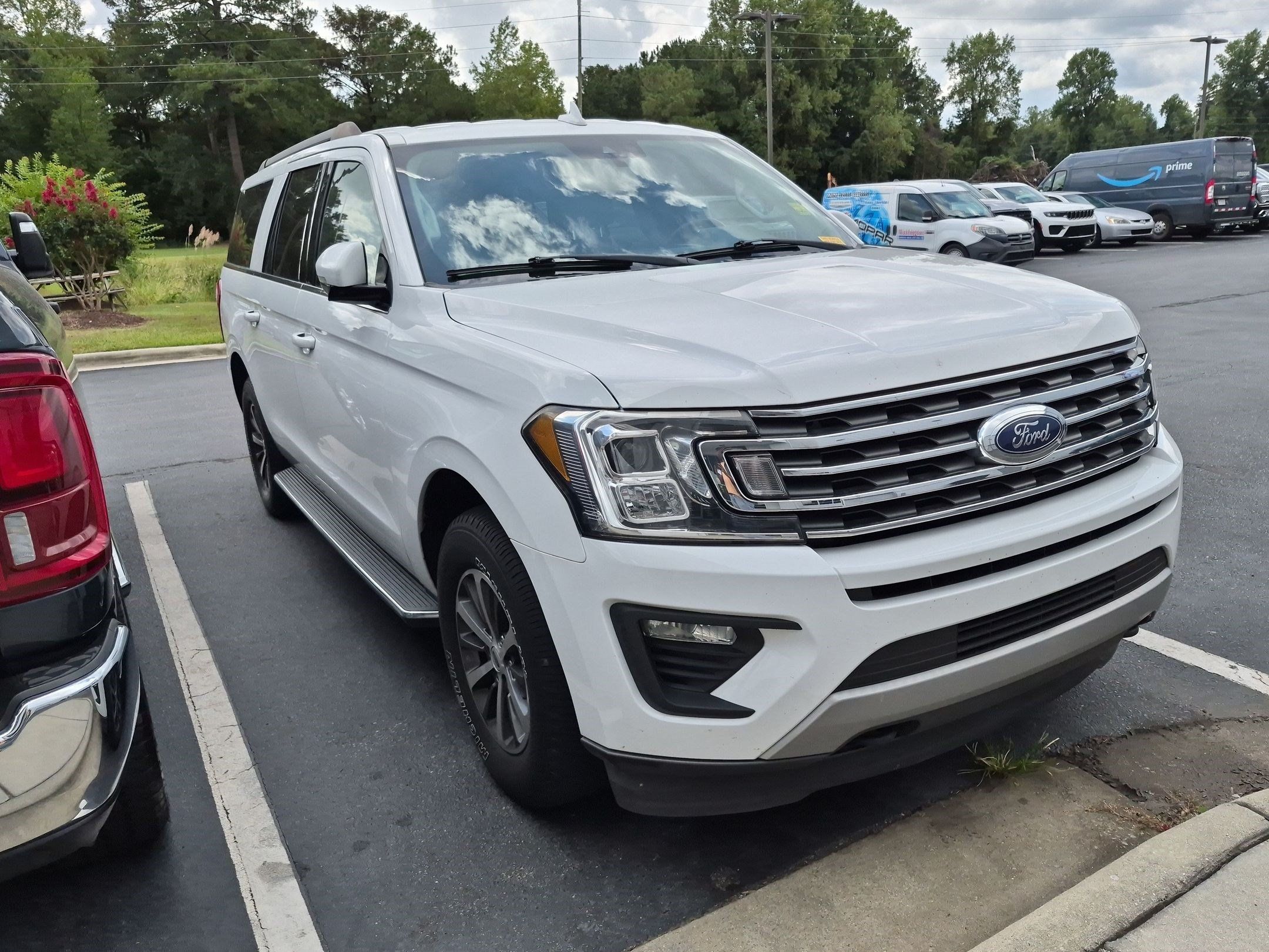 Used 2020 Ford Expedition Max XLT w/ Equipment Group 202A AWD/4WD image 3