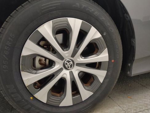 Used 2020 Toyota Prius Prime Limited FWD image 31