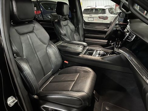 Used 2022 Jeep Wagoneer Series III w/ Rear Seat Video Group 1 image 14