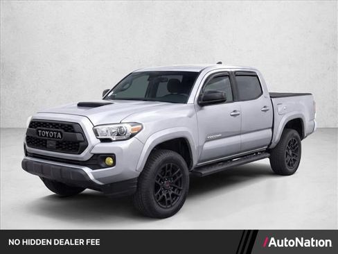 Used 2018 Toyota Tacoma SR5 RWD image 1