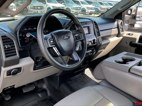 Used 2020 Ford F250 XL w/ Power Equipment Group image 17