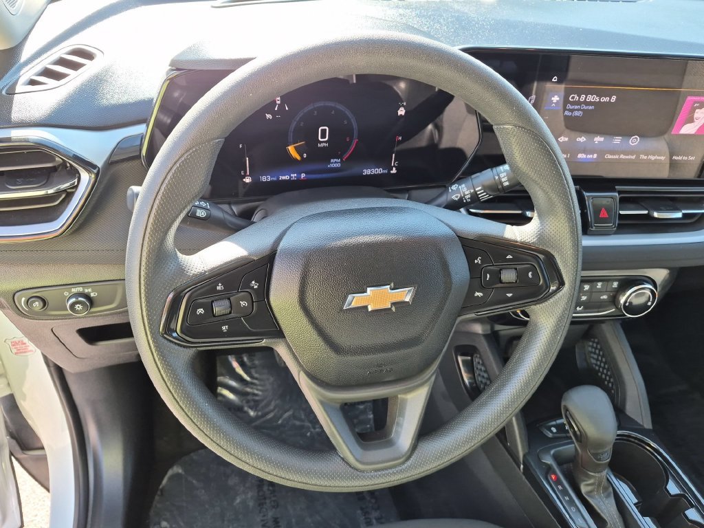 Used 2025 Chevrolet TrailBlazer LT AWD/4WD image 21