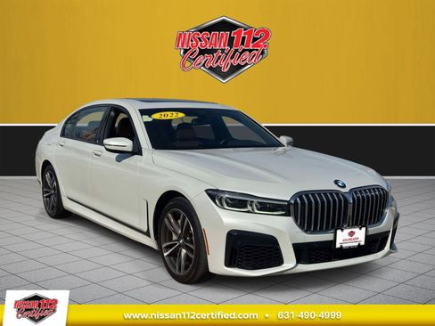 Used 2022 BMW 750i xDrive w/ M Sport Package AWD/4WD image 1
