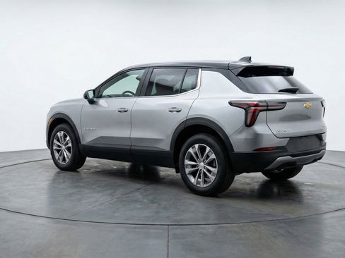 Used 2025 Chevrolet Equinox LT FWD image 6