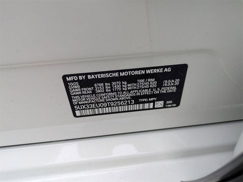 New 2026 BMW X5 M60i w/ Climate Comfort Package image 39