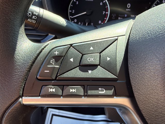 Used 2025 Nissan Sentra SV FWD image 21