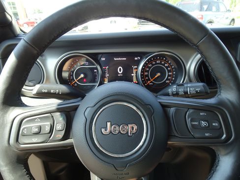 Used 2019 Jeep Wrangler Unlimited Sport S AWD/4WD image 14