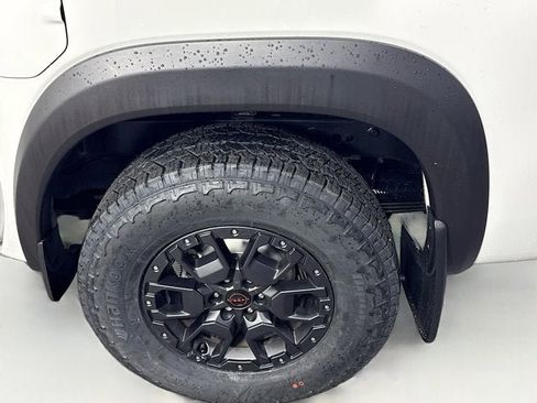 Used 2022 Nissan Frontier PRO-4X w/ Pro-4X Premium Package image 34