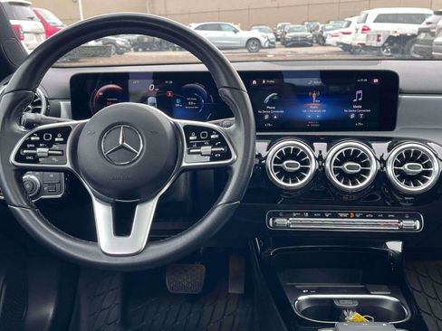 Used 2021 Mercedes-Benz A 220 4MATIC image 2