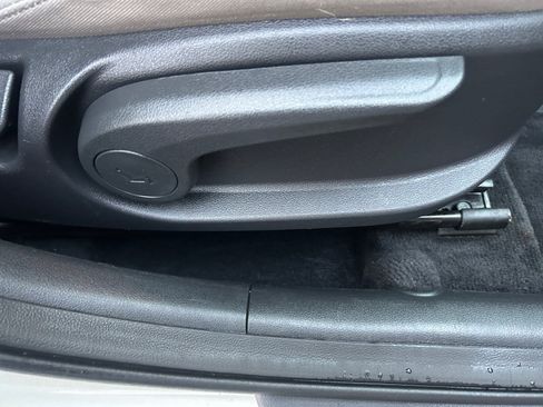 Used 2017 Hyundai Elantra SE w/ SE A/T Tech Package 03 image 28