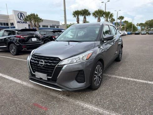 Used 2023 Nissan Kicks SV FWD image 3