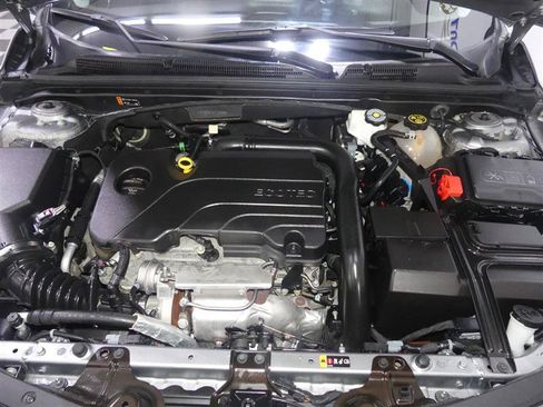 Used 2024 Chevrolet Malibu LT FWD image 11