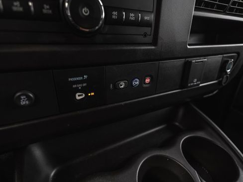 Used 2024 Chevrolet Express 2500 w/ Driver Convenience Package image 17