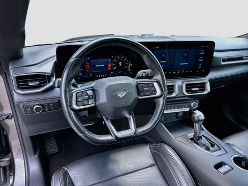 Used 2025 Ford Mustang Premium RWD image 36