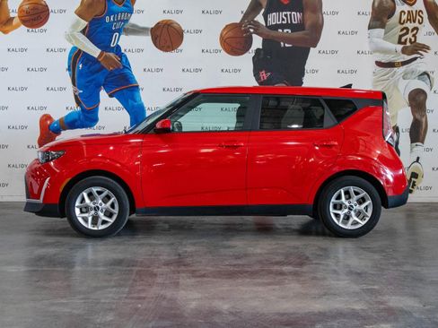 Used 2024 Kia Soul LX w/ Option Group 015 image 16