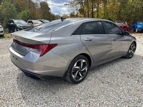Used 2023 Hyundai Elantra Limited image 9