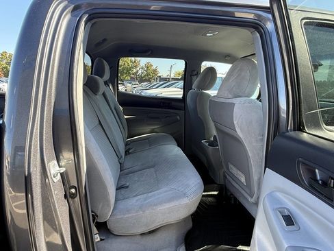 Used 2011 Toyota Tacoma PreRunner image 13