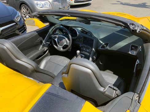 Used 2014 Chevrolet Corvette Stingray Convertible w/ 2LT Preferred Equipment Group RWD image 7