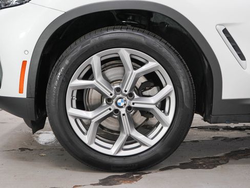 Used 2024 BMW X4 xDrive30i w/ Parking Assistance Package AWD/4WD image 29