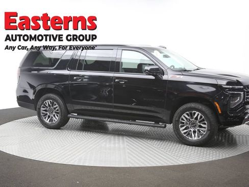 Used 2025 Chevrolet Suburban Z71 AWD/4WD image 52