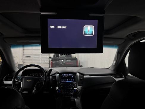 Used 2017 Chevrolet Suburban LT image 28