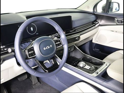 Used 2026 Kia Carnival SX Prestige FWD image 6